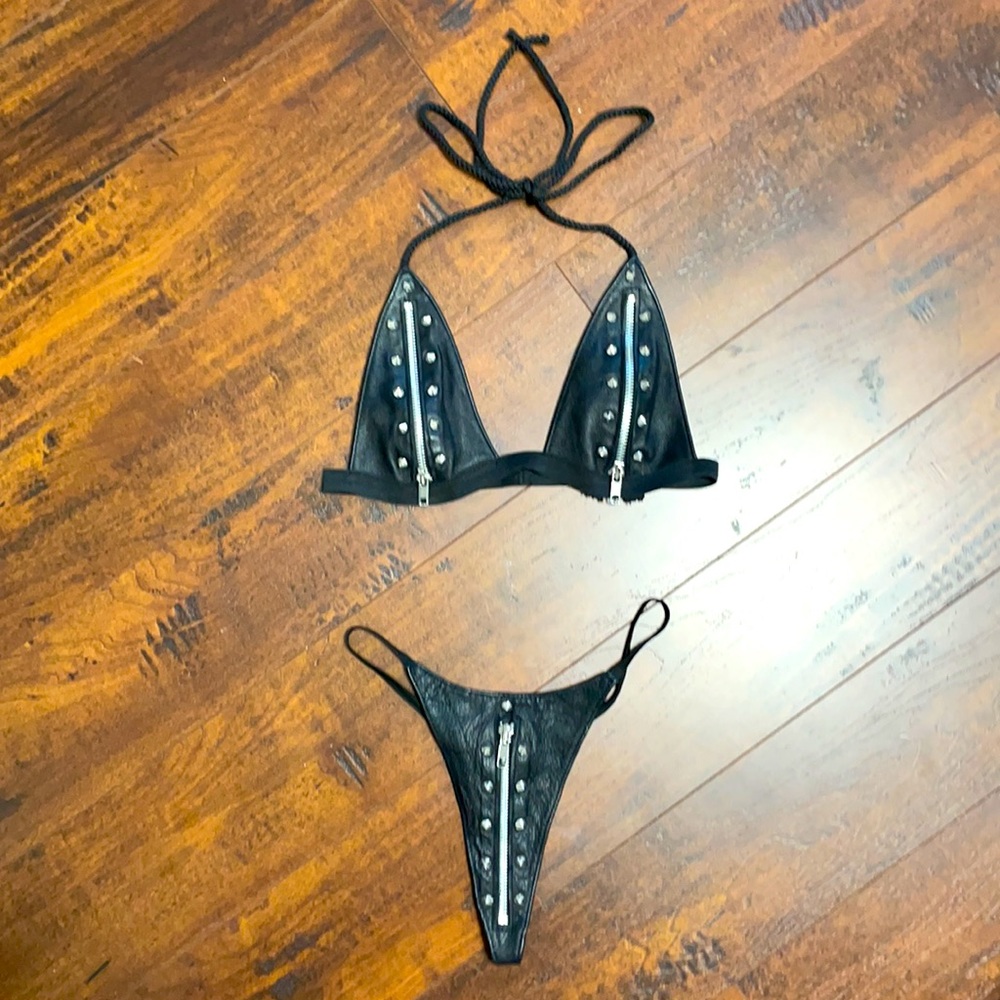Allure Lingerie Genuine Leather Black Zipper Set
